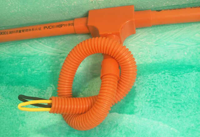 材通专利产品PVC线管带盖三通、阻燃波纹管工地效果展示
